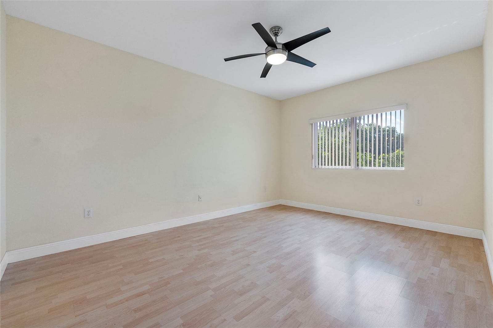 7765 Yardley Drive 403 — photo 9