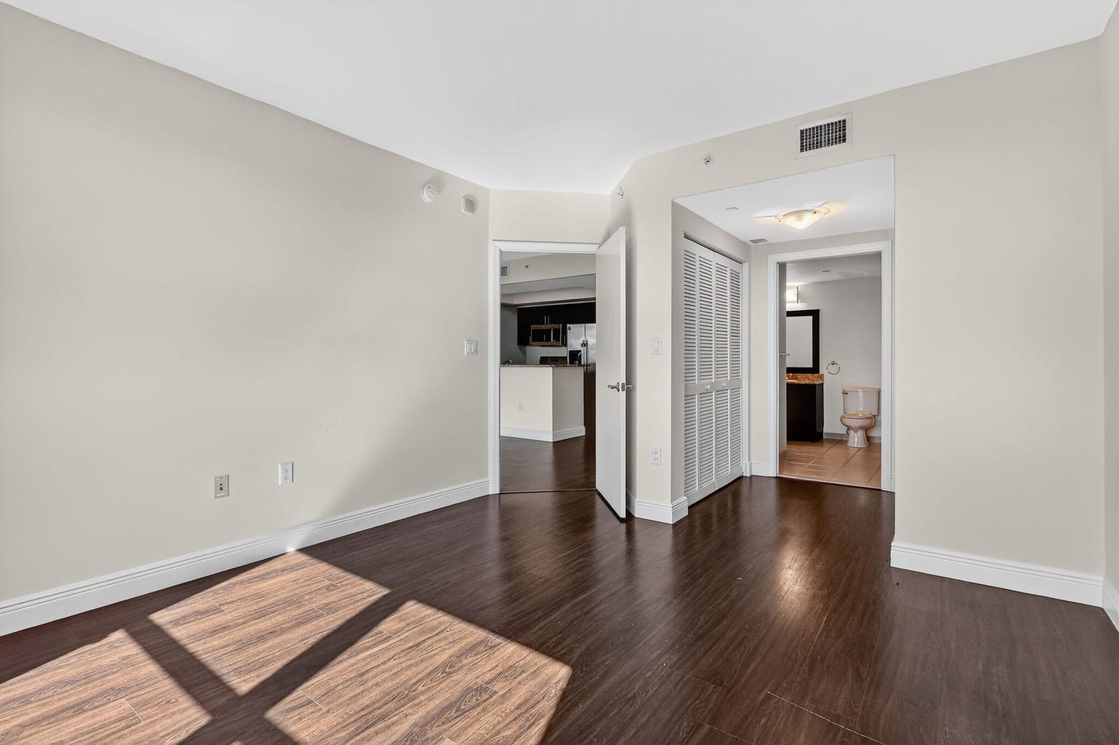 19501 W Country Club Drive 605 — photo 11