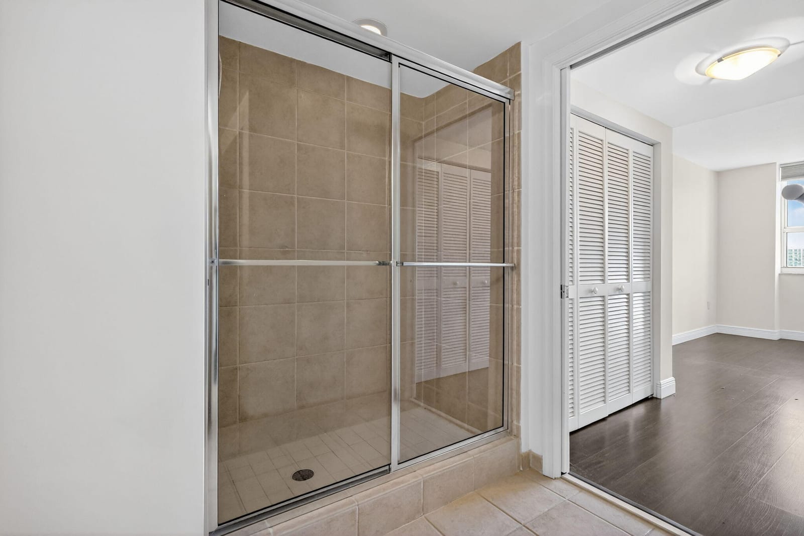 19501 W Country Club Drive 605, Aventura, FL 33180 photo 13
