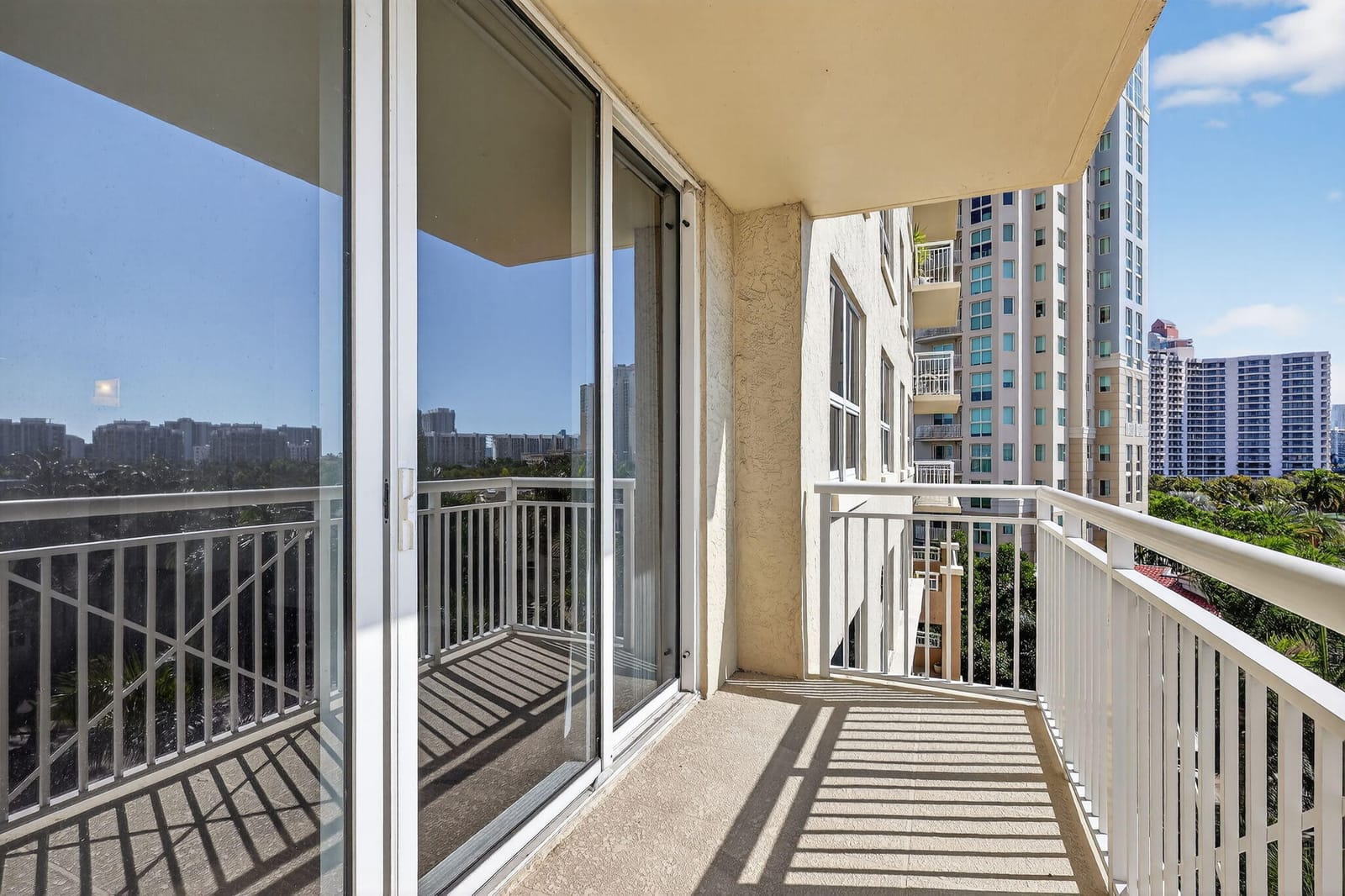 19501 W Country Club Drive 605, Aventura, FL 33180 photo 17