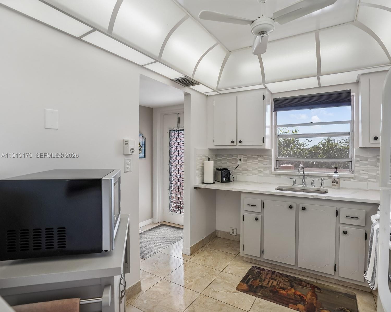 9401 Sunrise Lakes Boulevard 302, Sunrise, FL 33322 photo 19