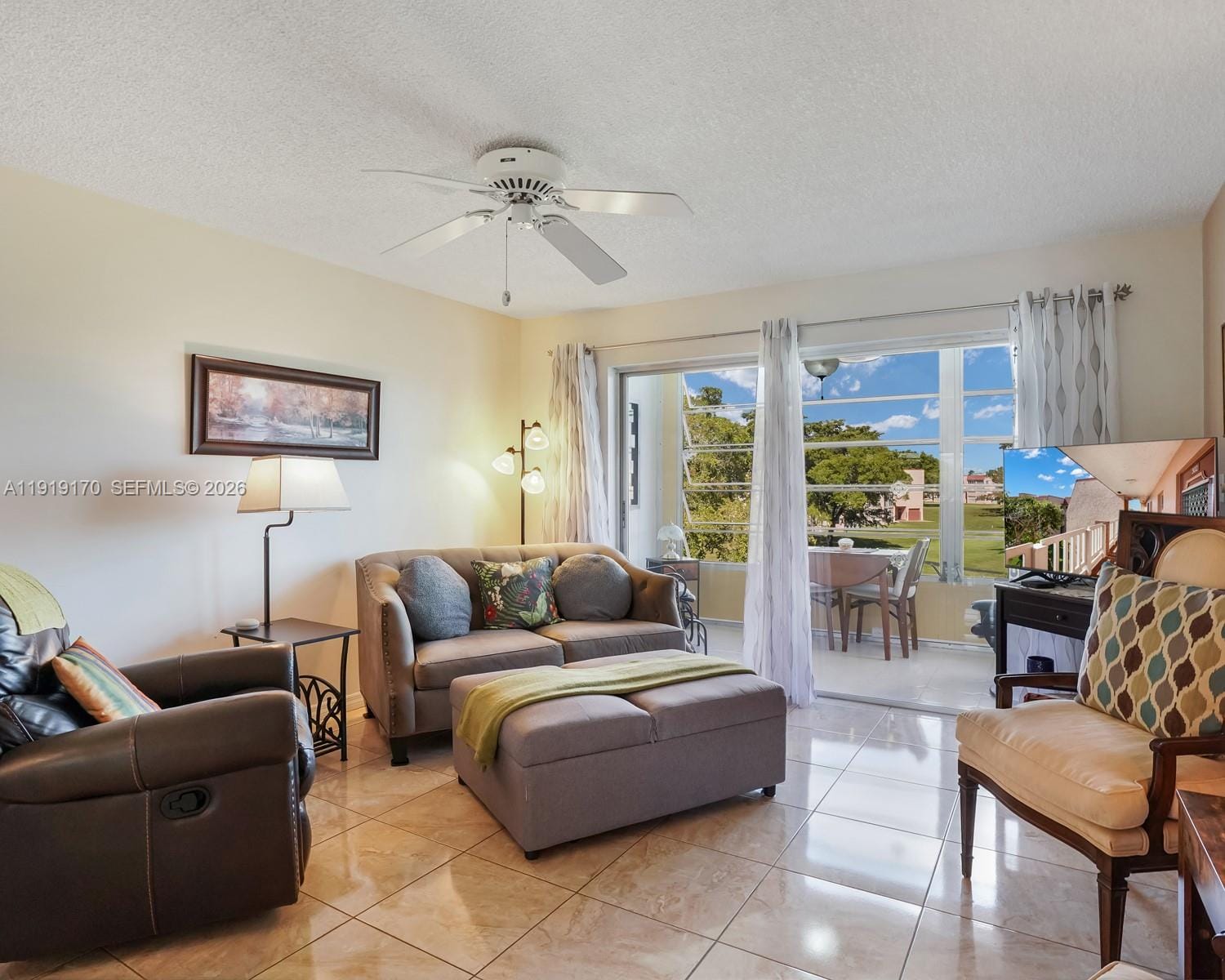 9401 Sunrise Lakes Boulevard 302, Sunrise, FL 33322 photo 3