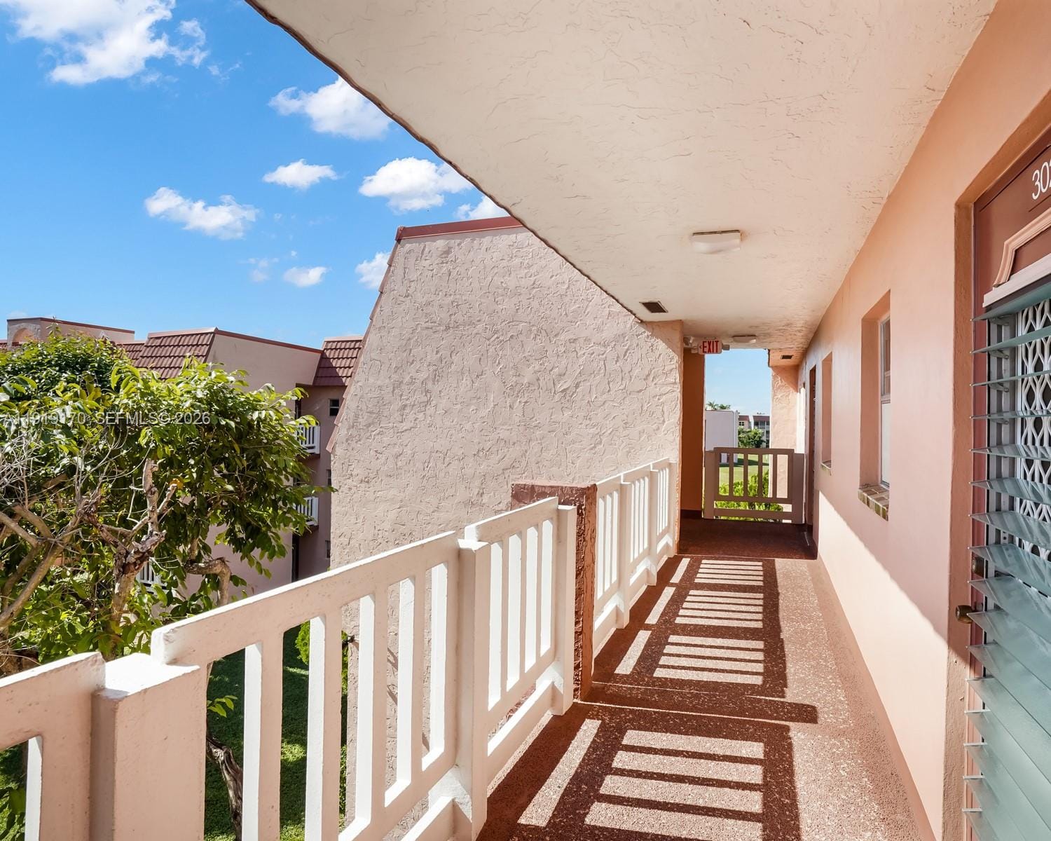 9401 Sunrise Lakes Boulevard 302, Sunrise, FL 33322 photo 26