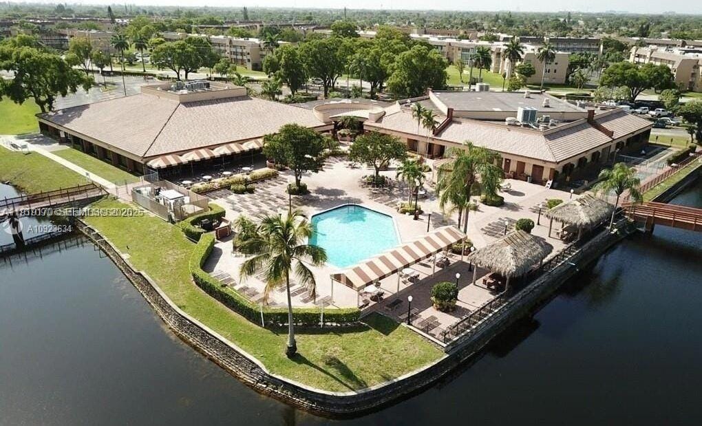9401 Sunrise Lakes Boulevard 302, Sunrise, FL 33322 photo 27