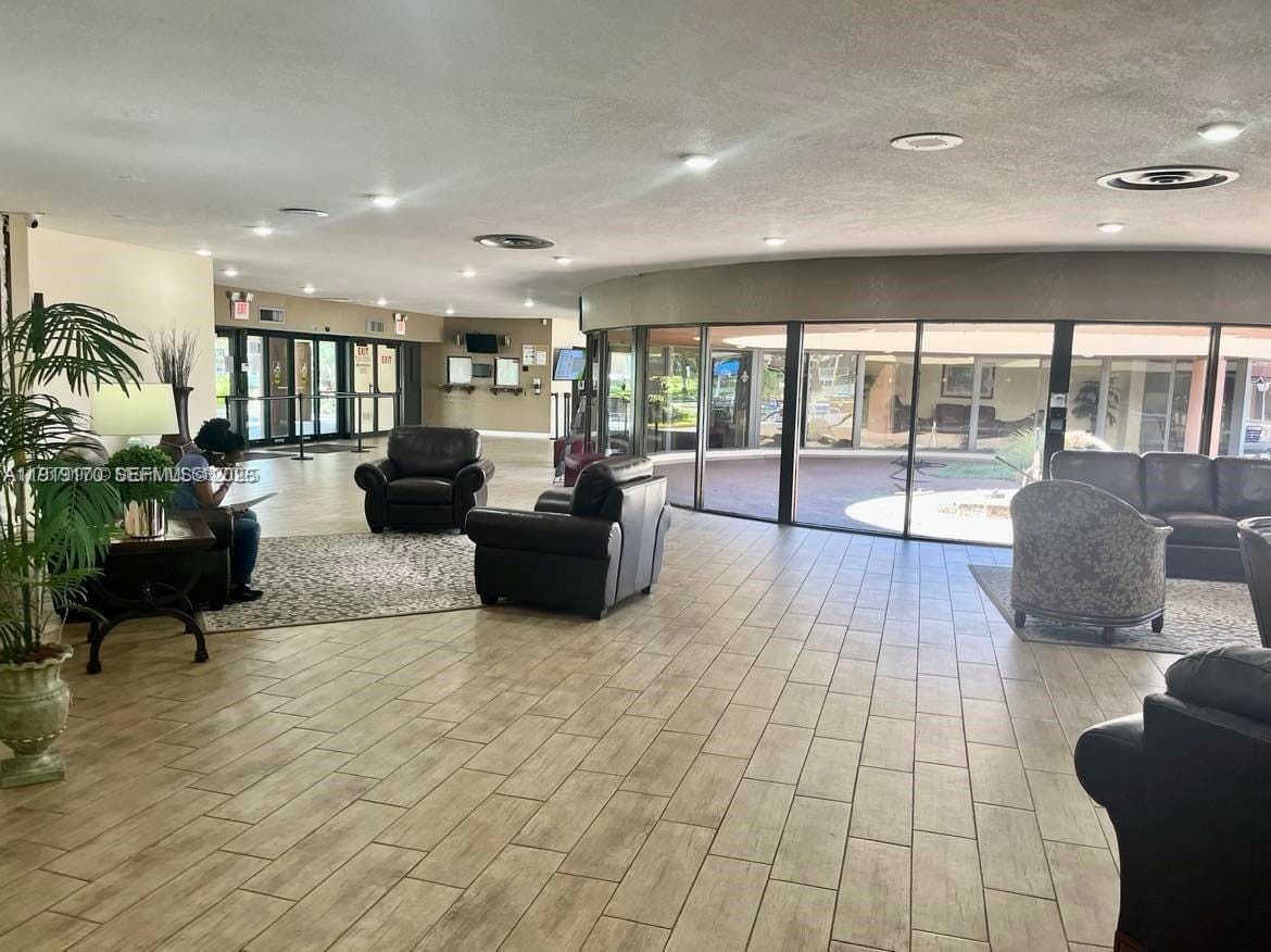 9401 Sunrise Lakes Boulevard 302, Sunrise, FL 33322 photo 29