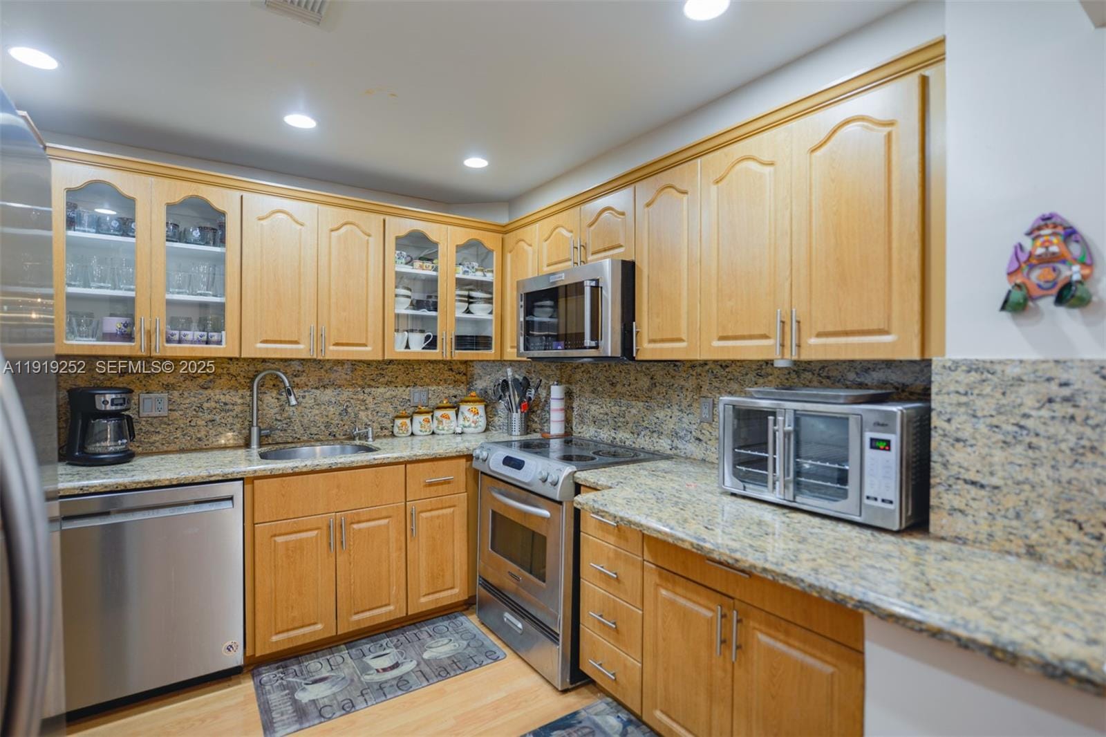 1985 S Ocean Drive 6J — photo 10