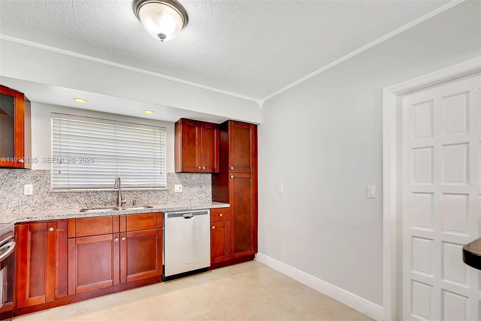 516 Gerona Avenue, Coral Gables, FL 33146 photo 9