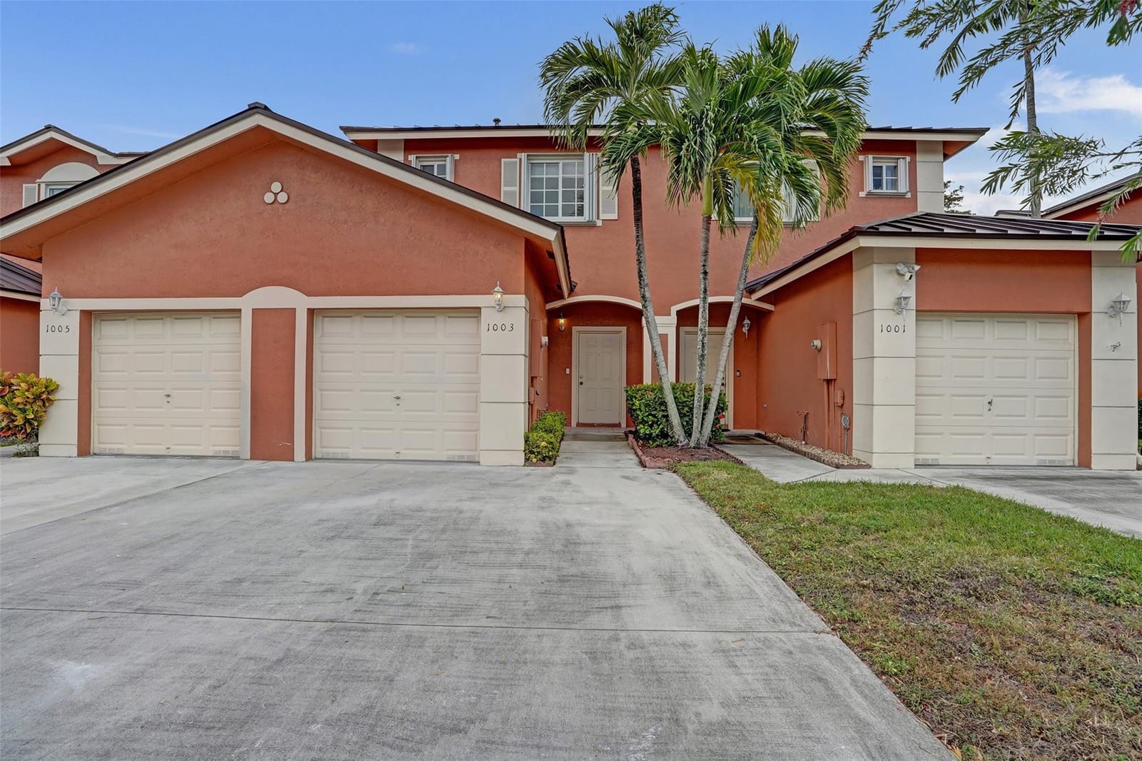 1003 NW 100th Avenue, Pembroke Pines, FL 33024