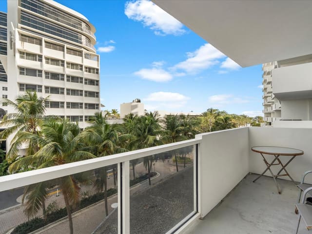 100 Lincoln Road 423, Miami Beach, FL 33139