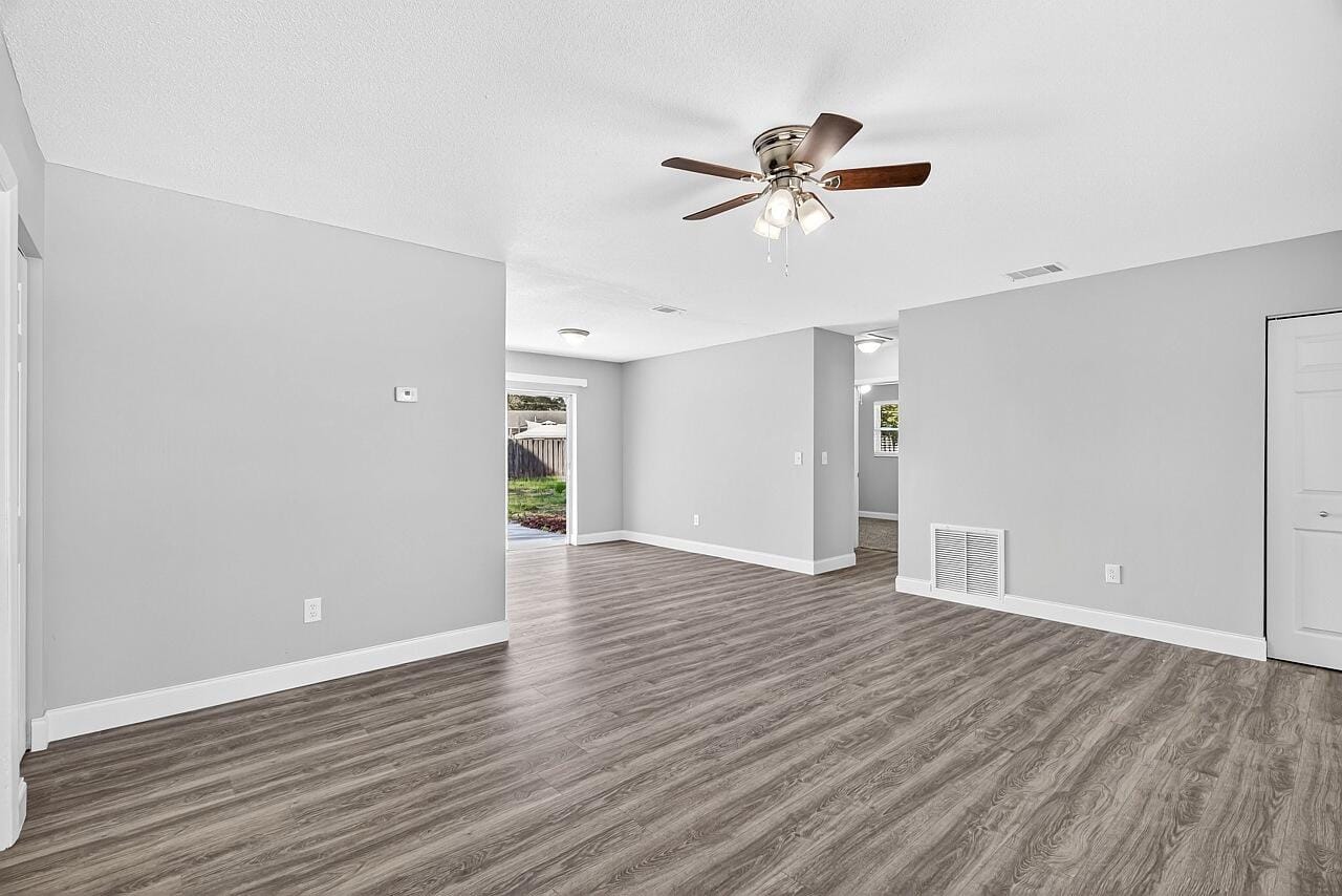 56 1st Court SW — photo 8
