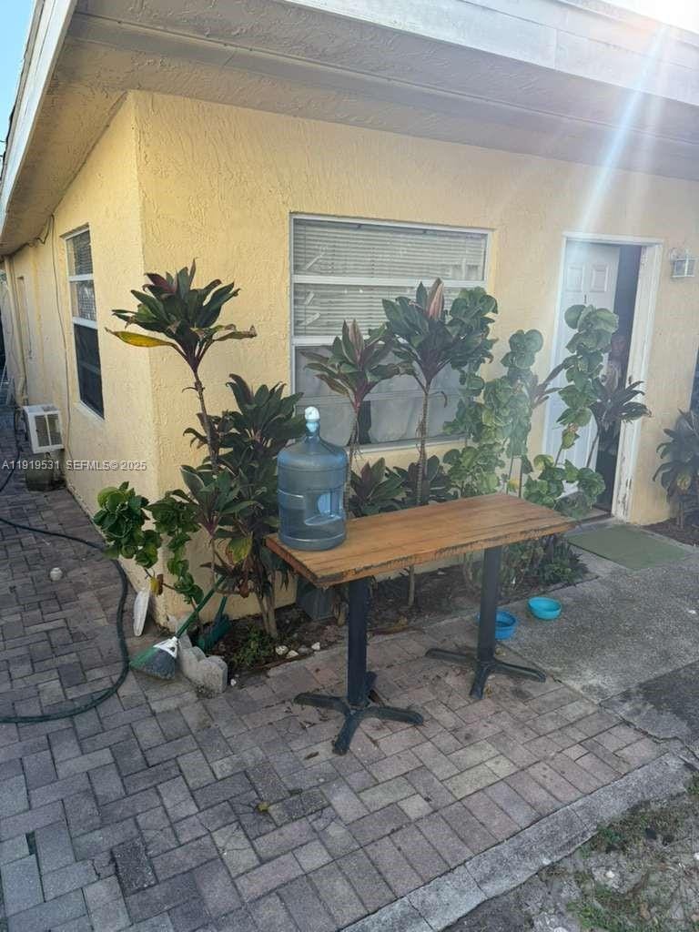 390 NE 30th Street, Pompano Beach, FL 33064 photo 4