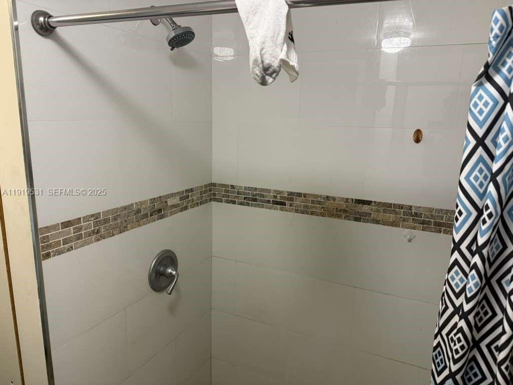 390 NE 30th Street, Pompano Beach, FL 33064 photo 8