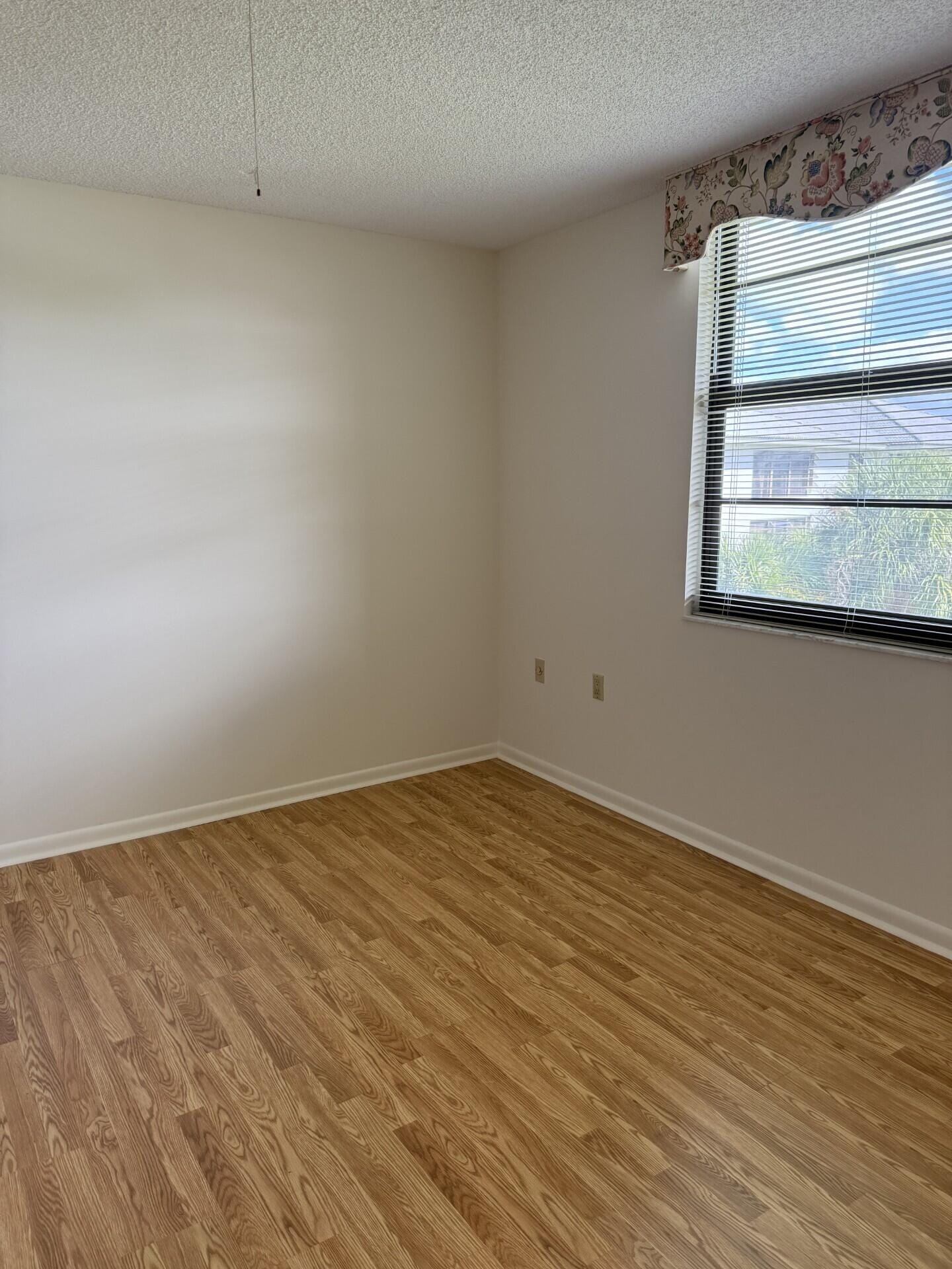 3710 Whitehall Drive 401, West Palm Beach, FL 33401 photo 11