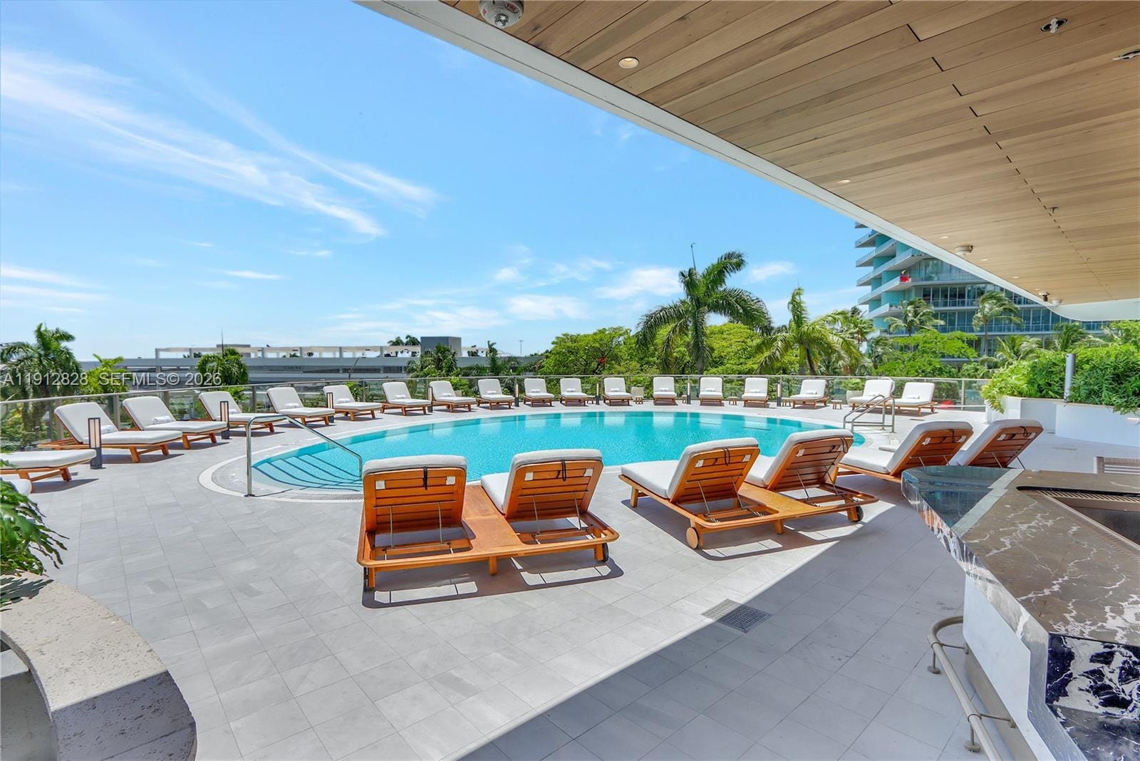 2655 S Bayshore Drive 405 — photo 3