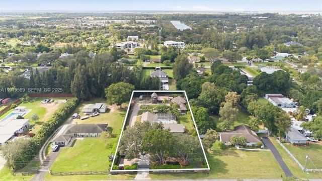 5601 SW 195th Terrace, sold in Green Glades South, Southwest Ranches, FL
