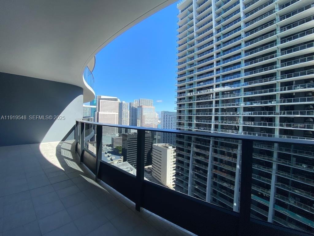 1000 Brickell Plaza 3207, Miami, FL 33131 photo 2