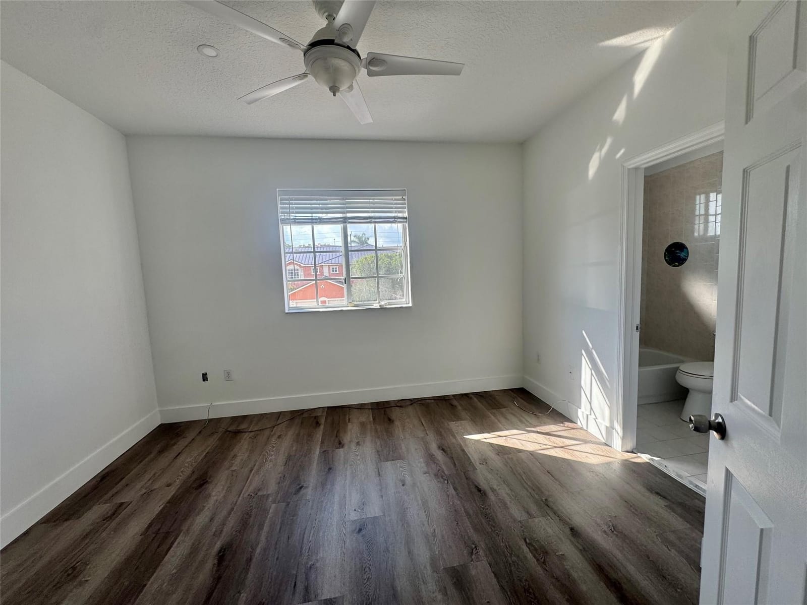 1007 NW 100th Avenue 1007, Pembroke Pines, FL 33024 photo 4