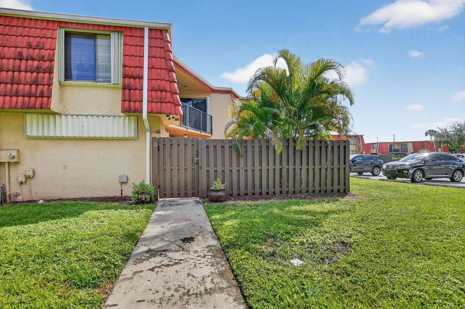 23018 Oxford Place D, Boca Raton, FL 33433 photo 2