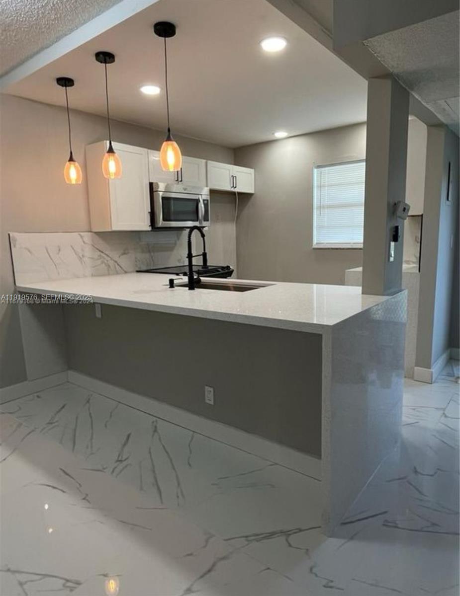 5102 NW 36th Street 605, Lauderdale Lakes, FL 33319, Lauderdale Lakes