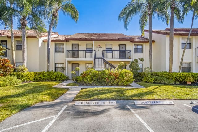 22076 Palms Way 203, sold in Boca Palms Condo I Thru Iv, Boca Raton, FL