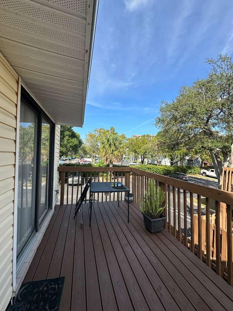 637 Executive Center Drive N 203 — photo 3