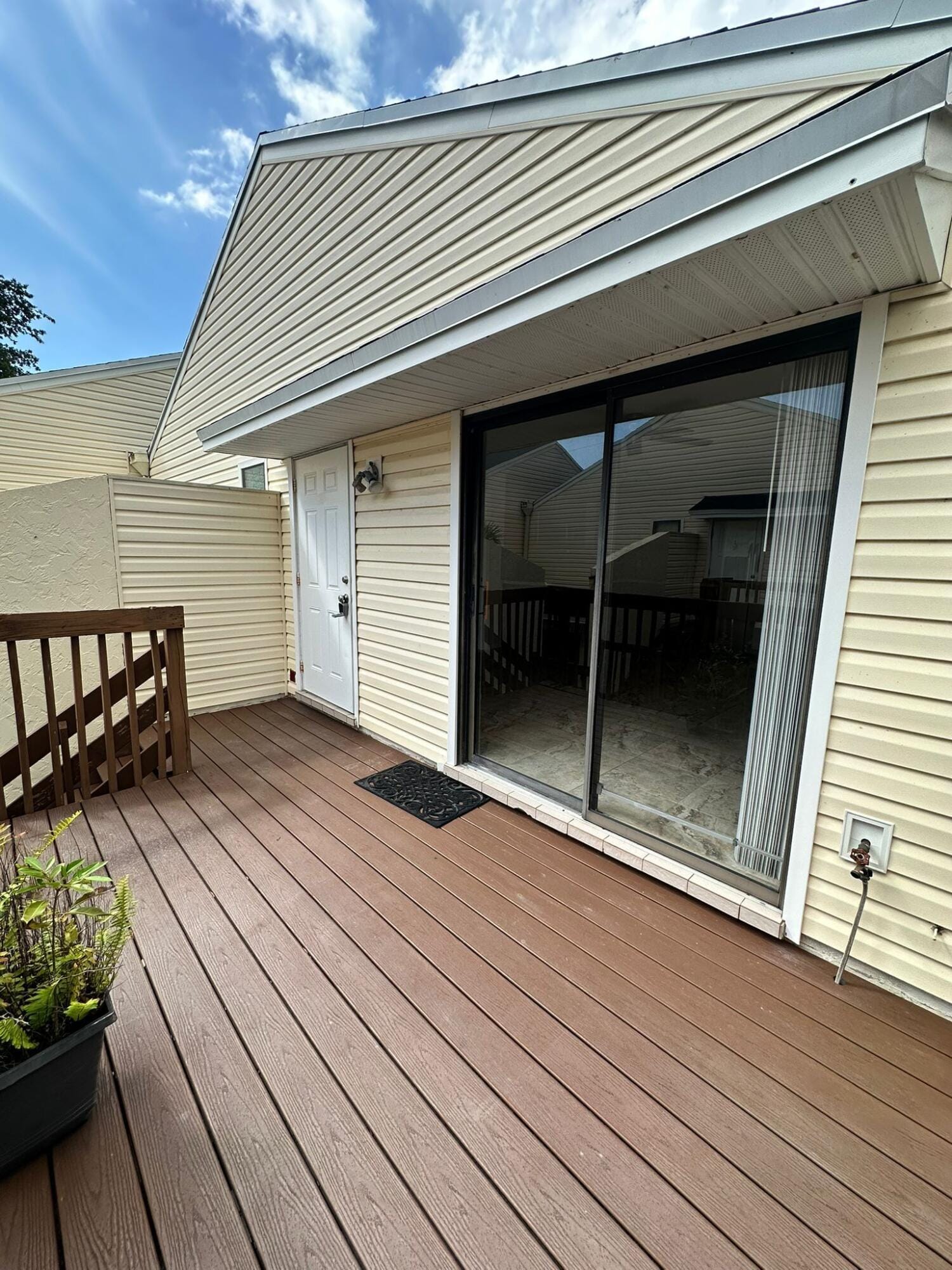 637 Executive Center Drive N 203 — photo 5