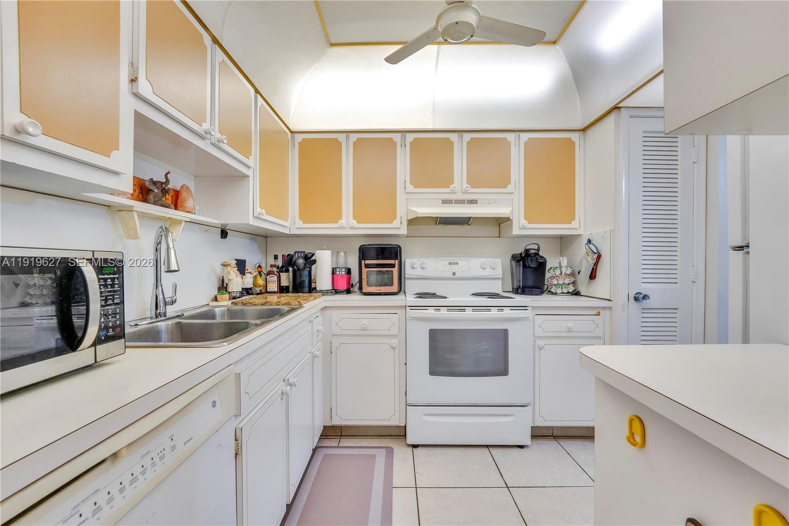8901 NW 38th Drive 106 — photo 6
