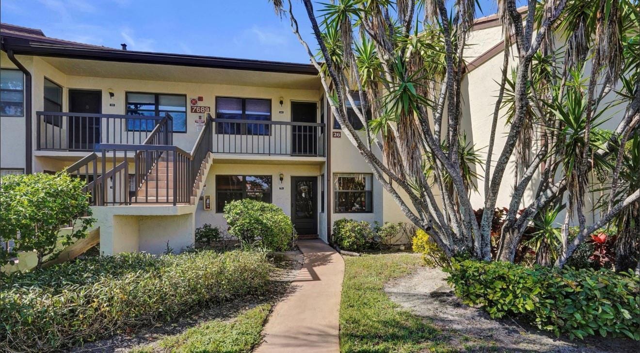7689 Tahiti Lane 104, Lake Worth, FL 33467