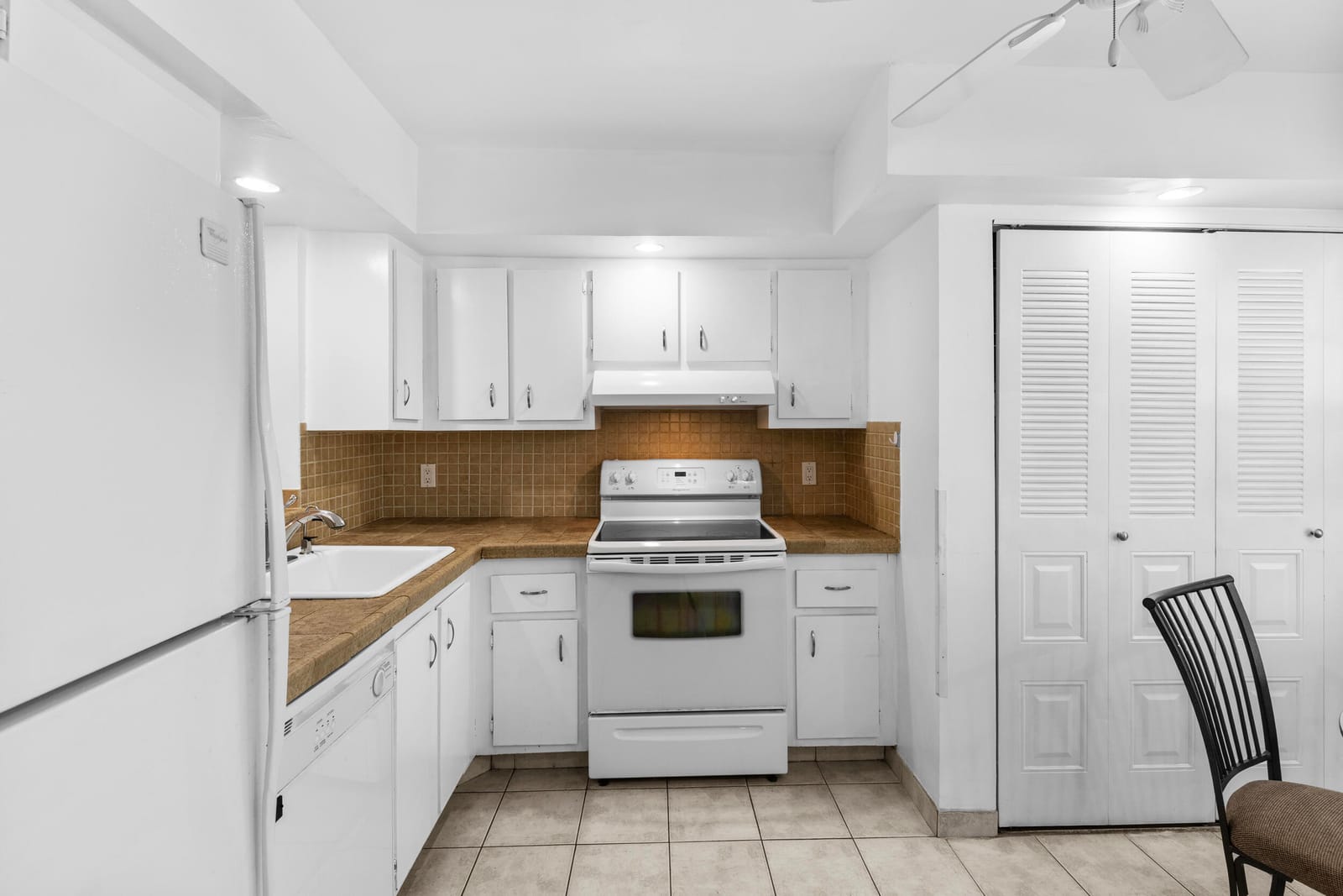 27 Abbey Lane 205, Delray Beach, FL 33446 photo 3
