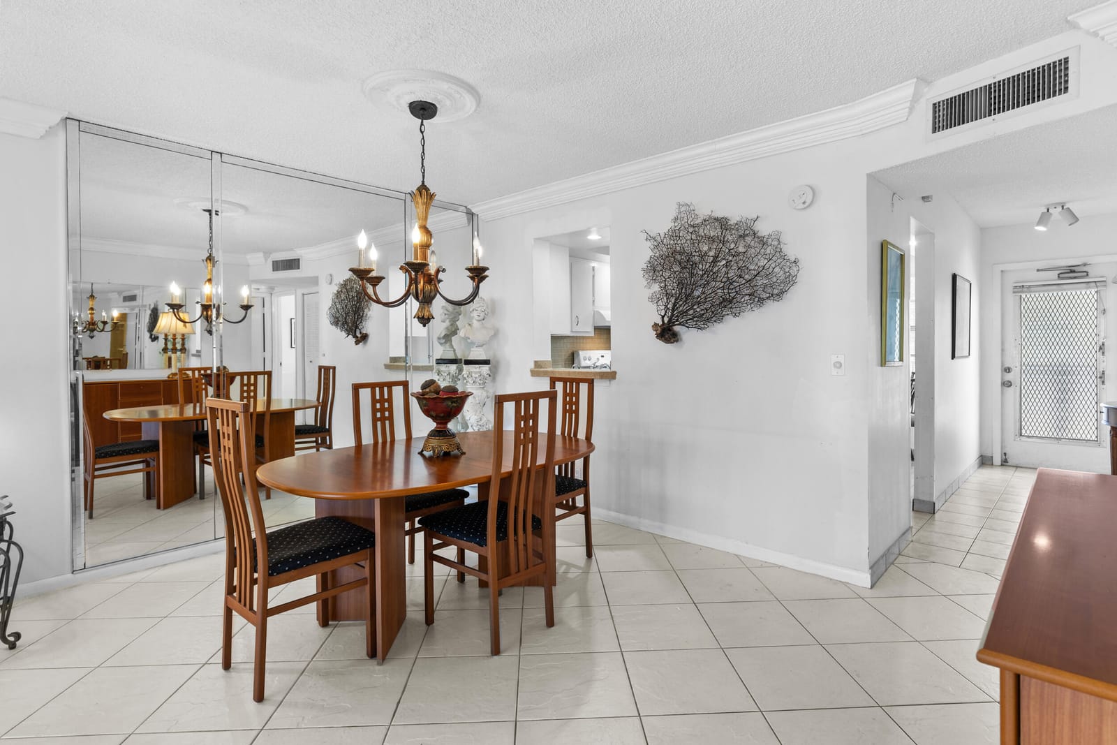 27 Abbey Lane 205, Delray Beach, FL 33446 photo 8