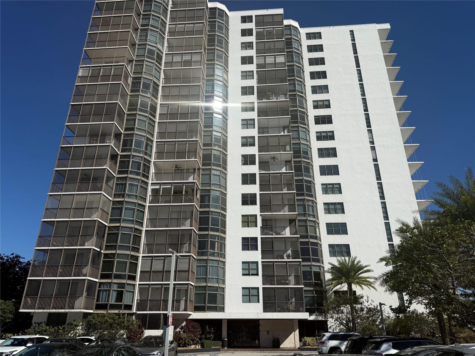 3375 N Country Club Drive 1005, Miami, FL 33180