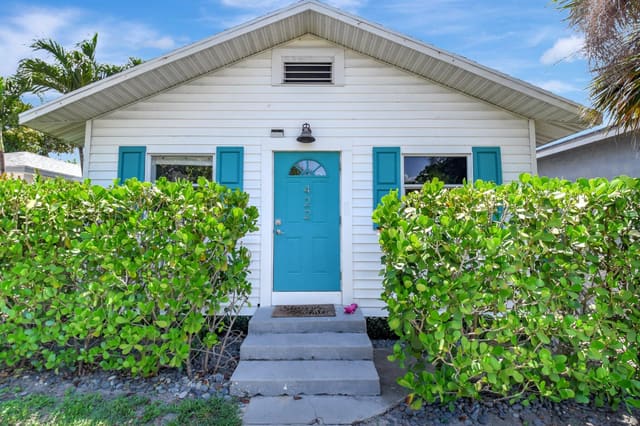 422 N H Street, sold in Lake Worth Town, Lake Worth Beach, FL