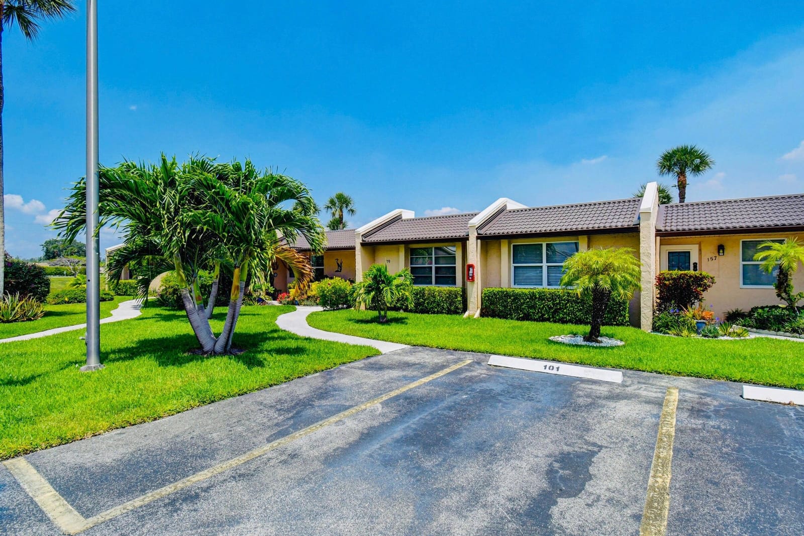 159 Lake Meryl Drive — photo 3