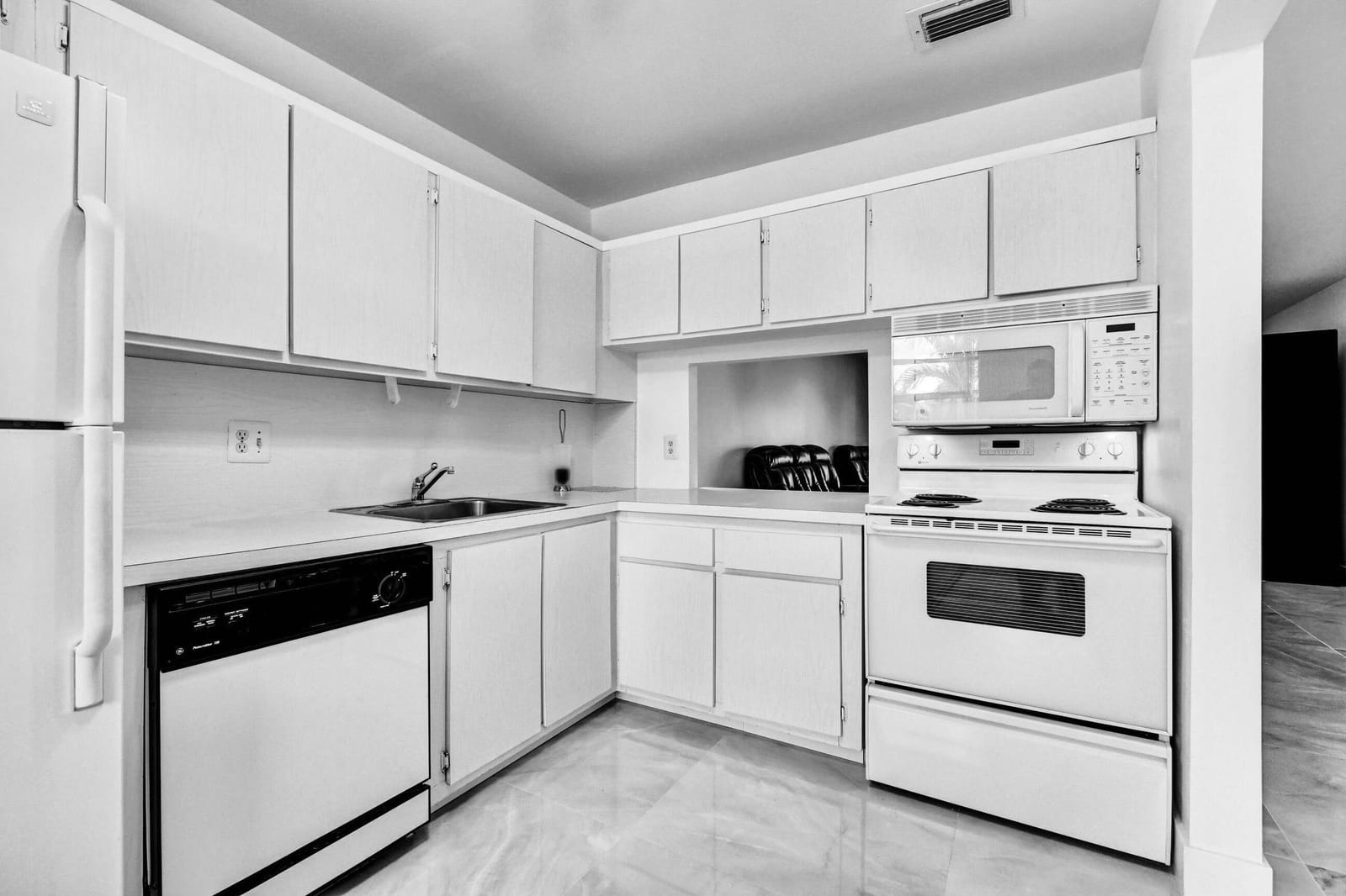 159 Lake Meryl Drive — photo 7