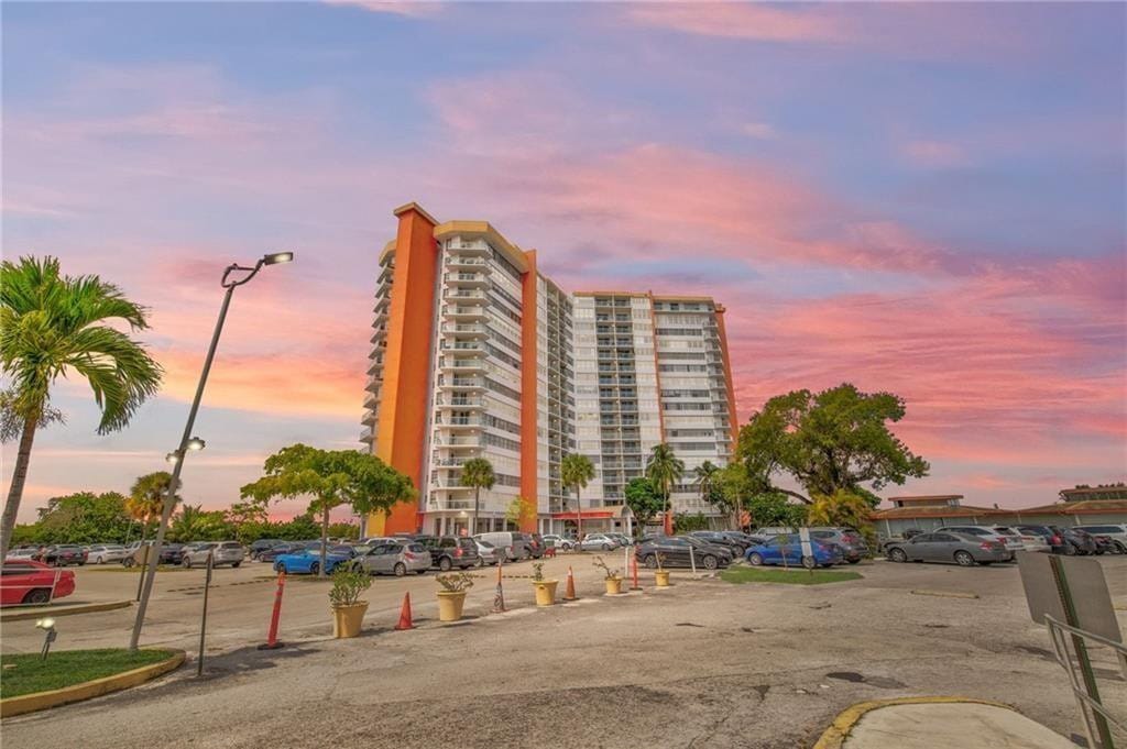 1301 NE Miami Gardens Drive 1721w — photo 2