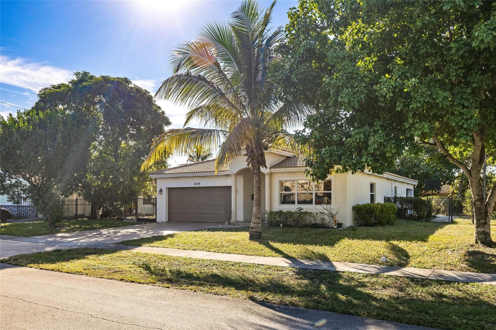 5408 NW 18th Place — photo 3