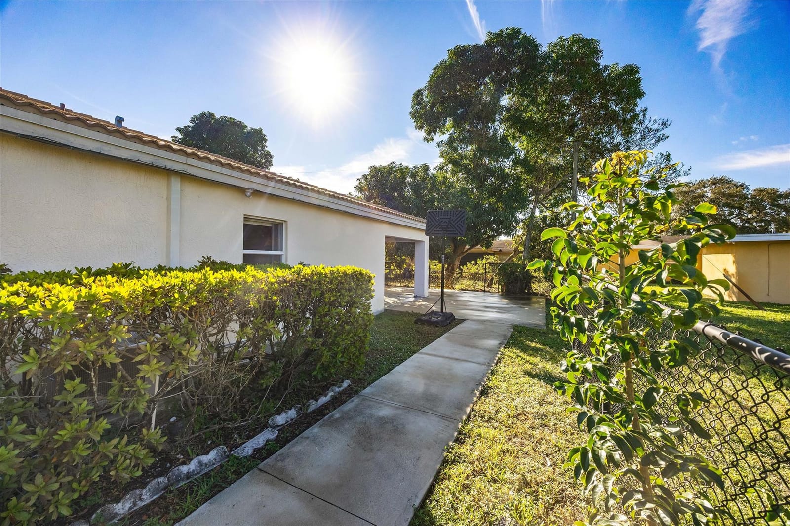 5408 NW 18th Place — photo 4