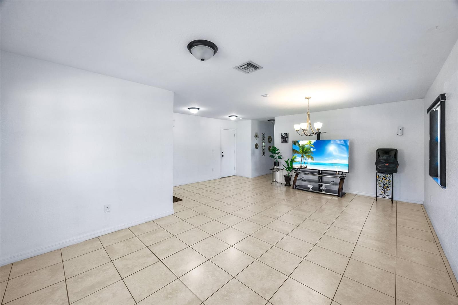 5408 NW 18th Place — photo 8