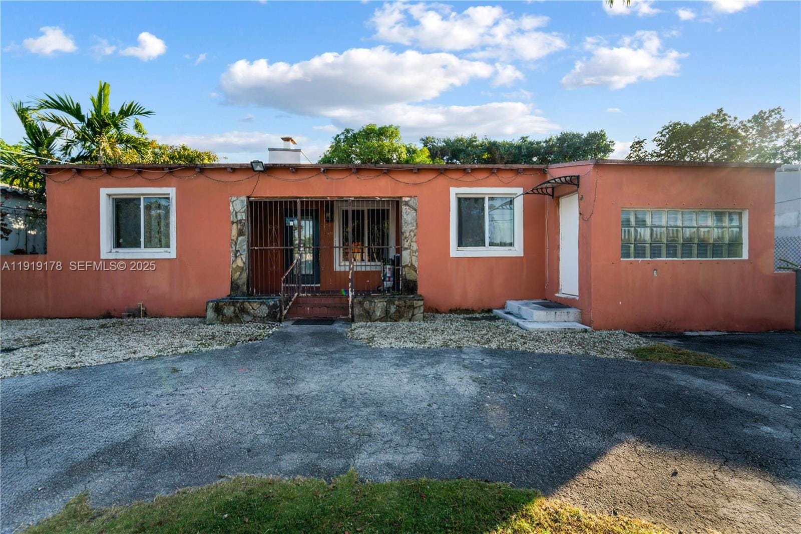 2840 NW 4th Street, Miami, FL 33125
