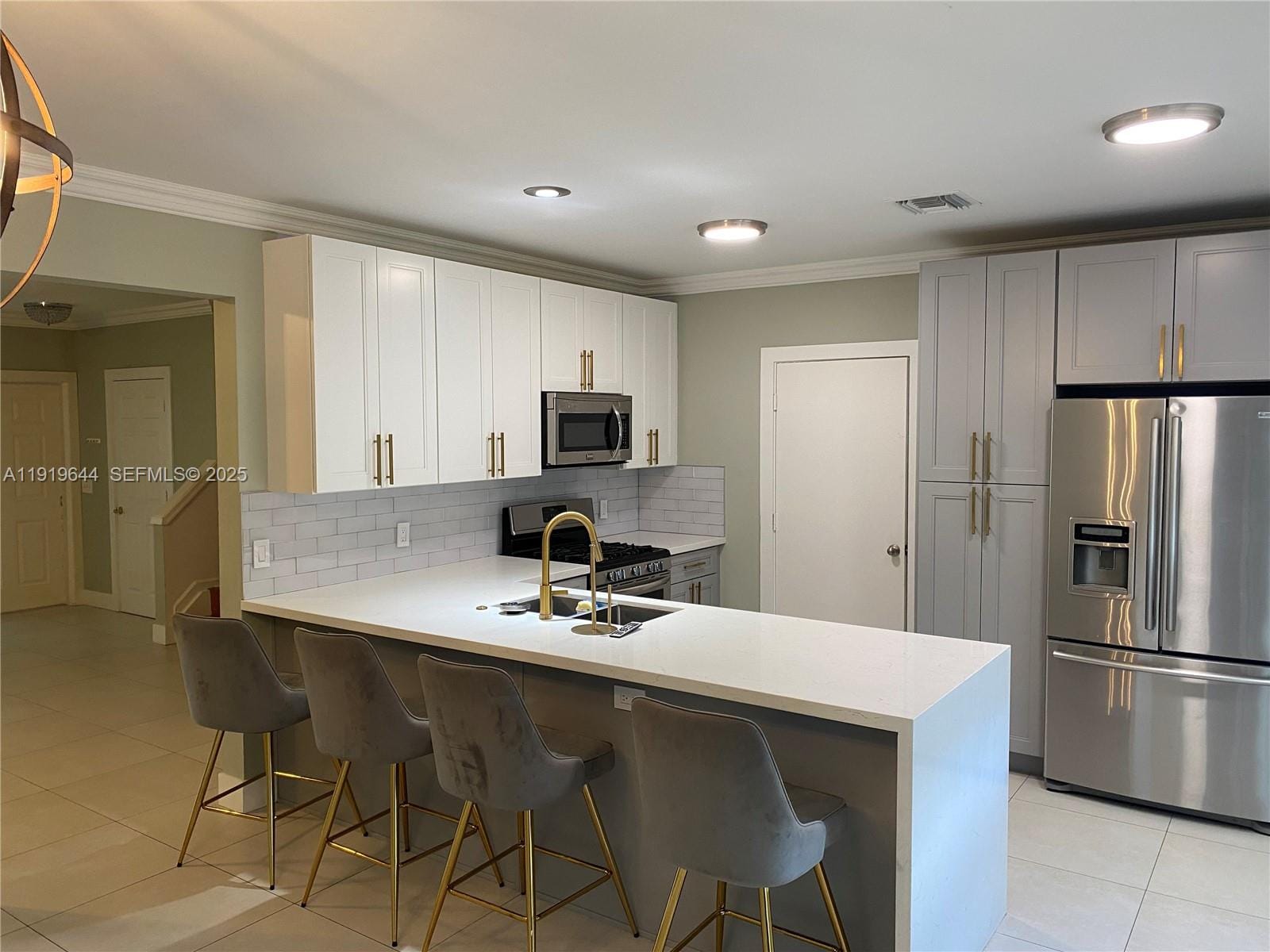 10931 Jewel Box Lane — photo 3
