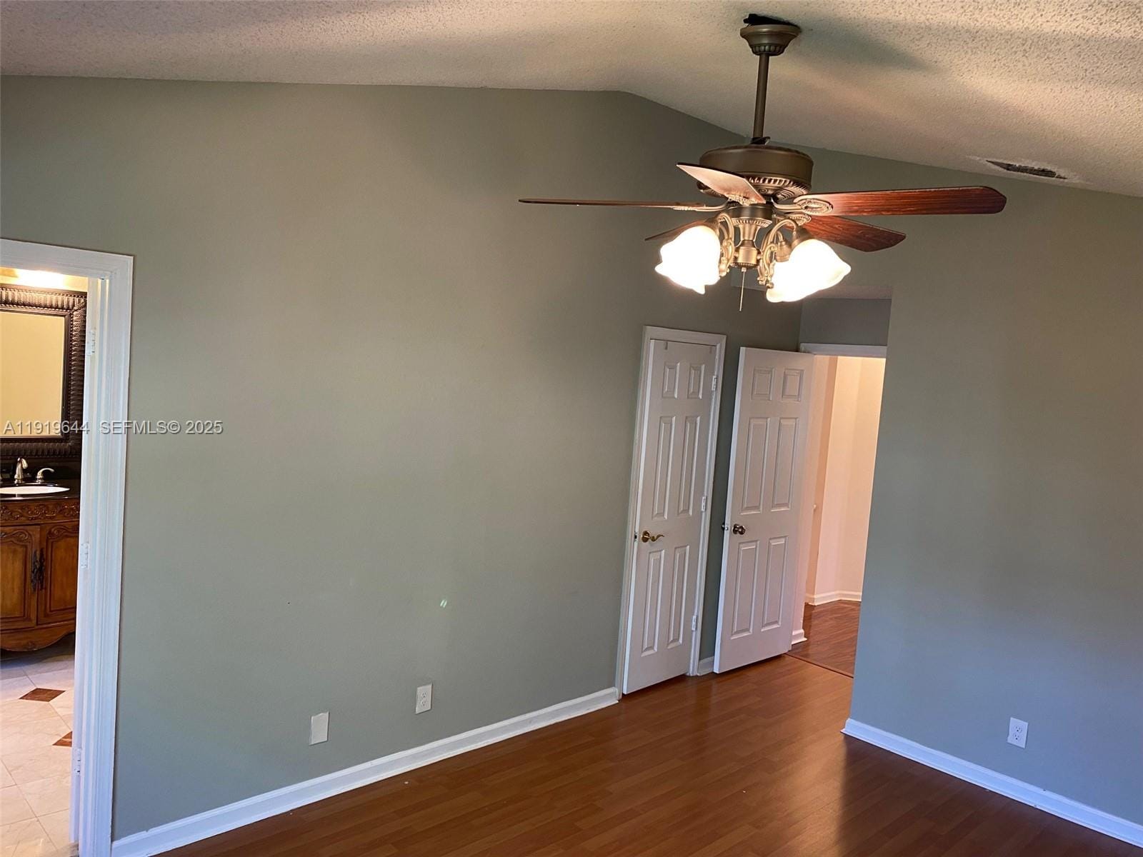10931 Jewel Box Lane — photo 10