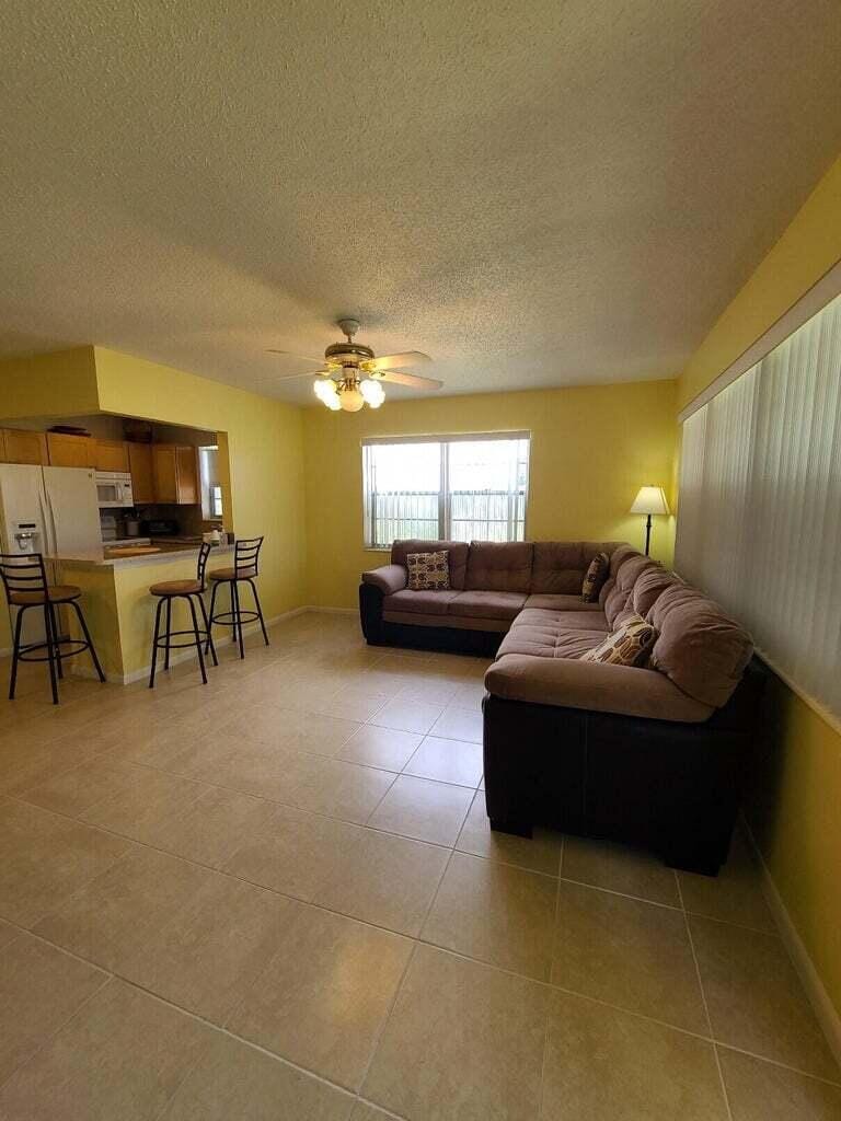 133 Camden F — photo 4