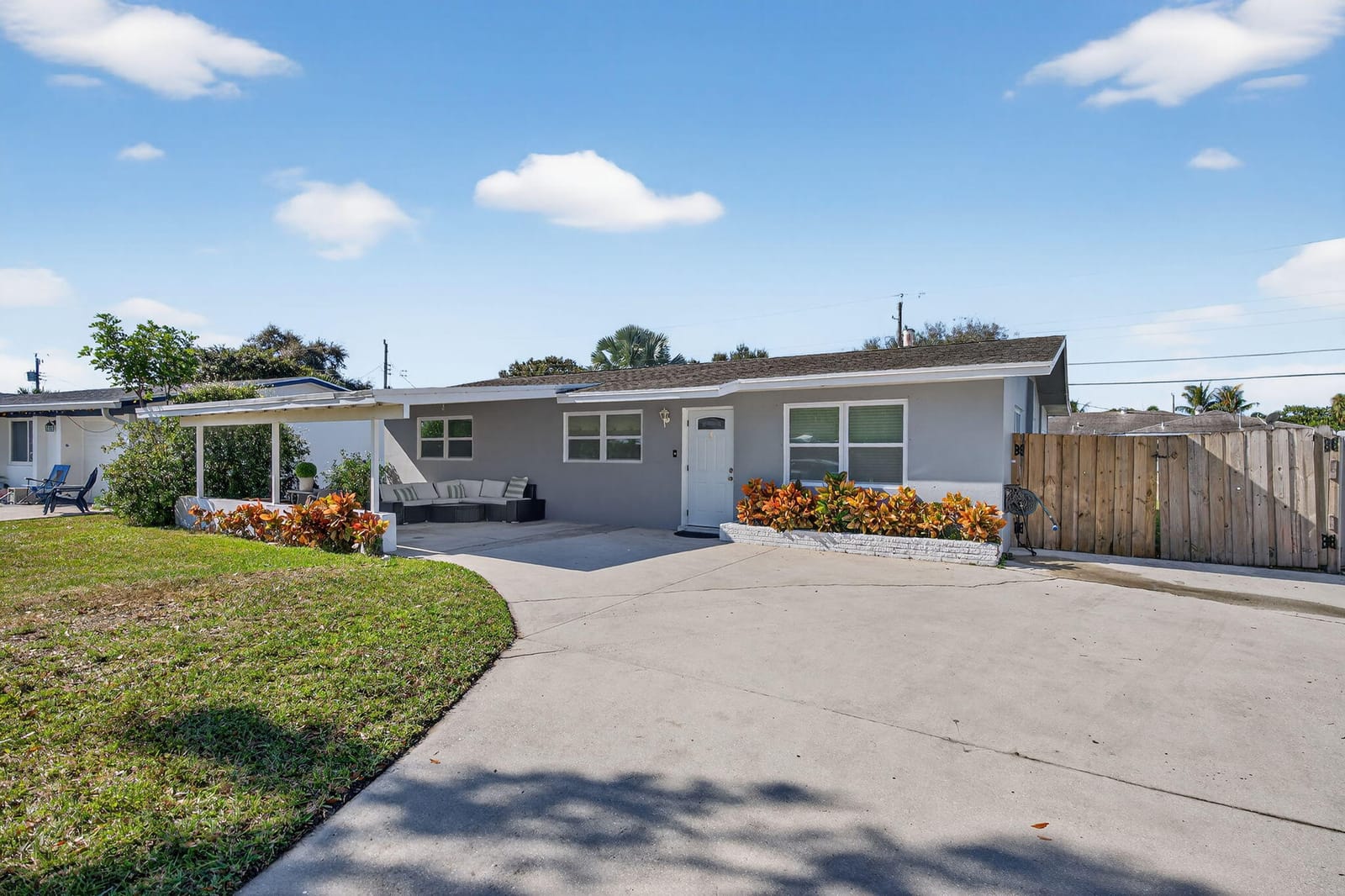 511 Iris Avenue, Palm Beach Gardens, FL 33410