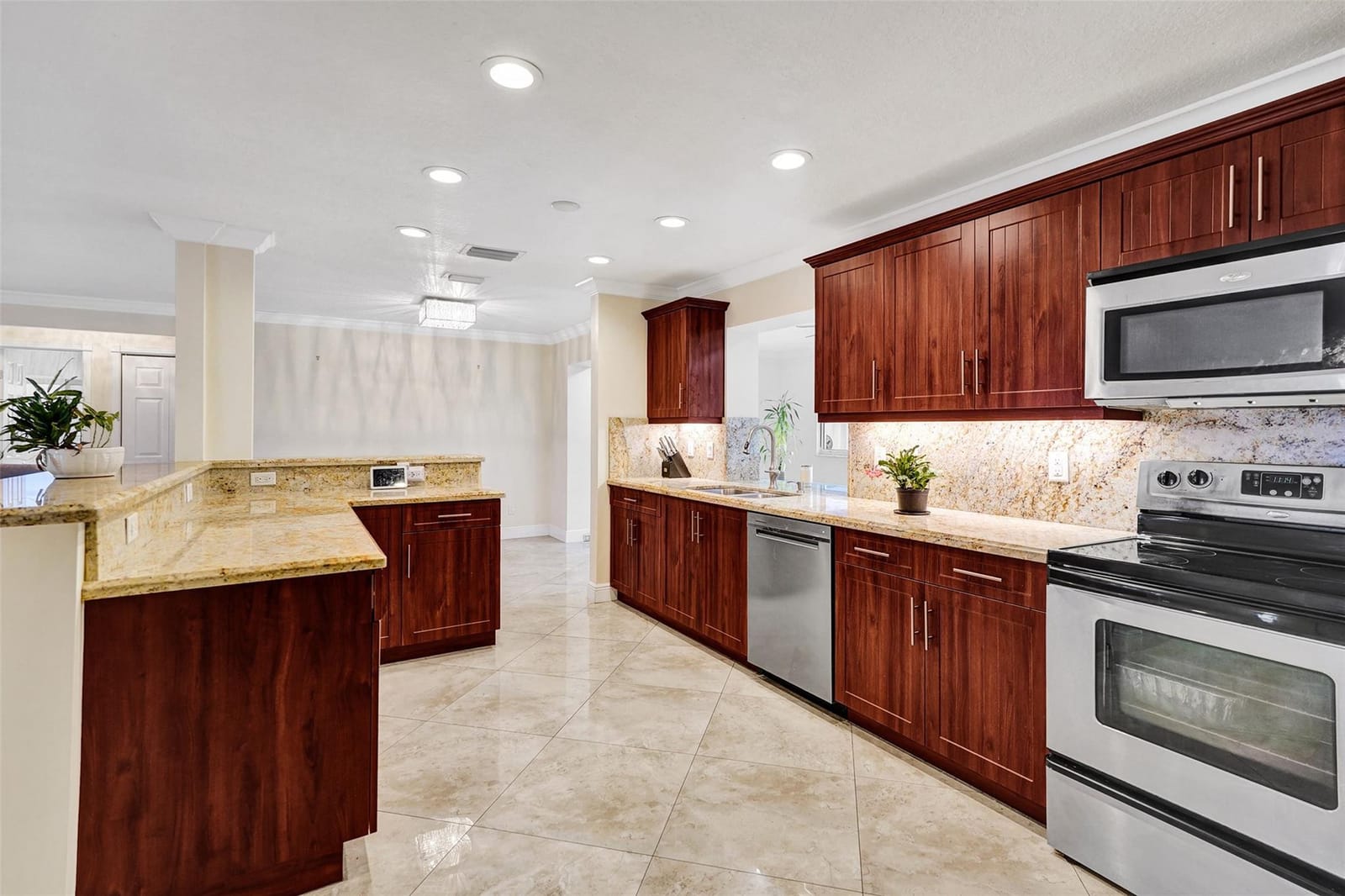 10216 NW 83rd Street — photo 9
