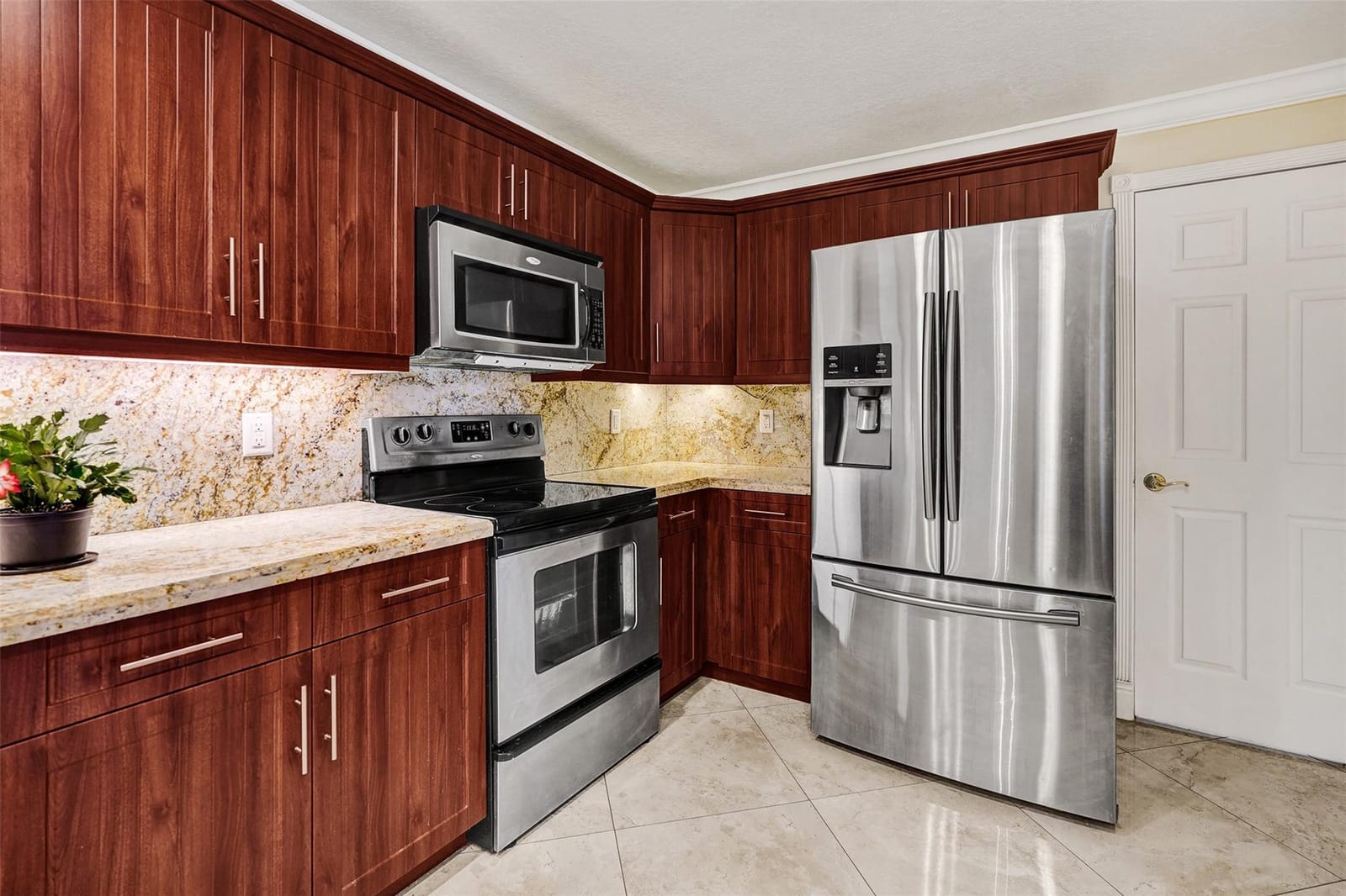 10216 NW 83rd Street — photo 10