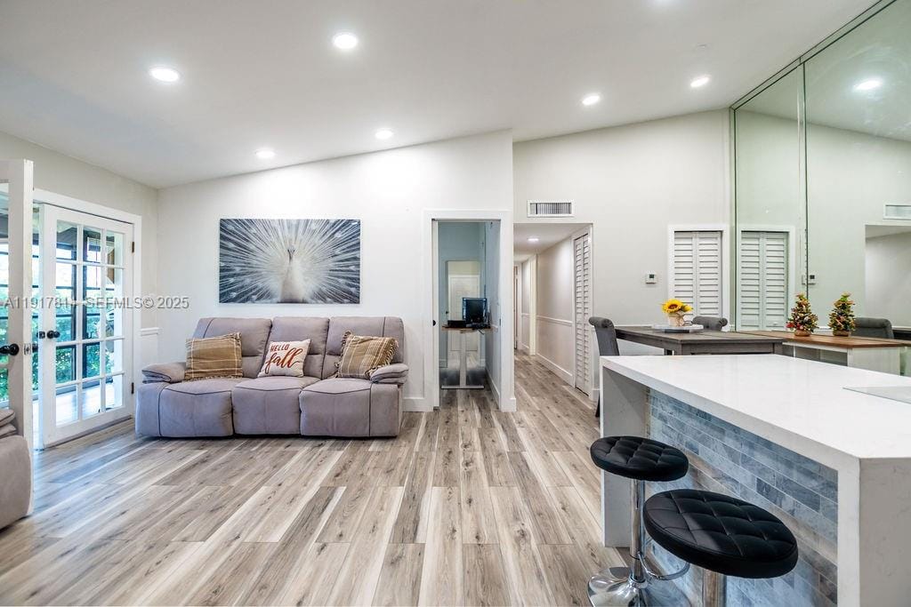 929 NE 199th Street 203 — photo 3