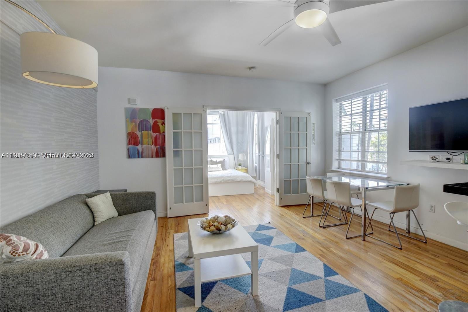 1127 Euclid Avenue 206 — photo 2