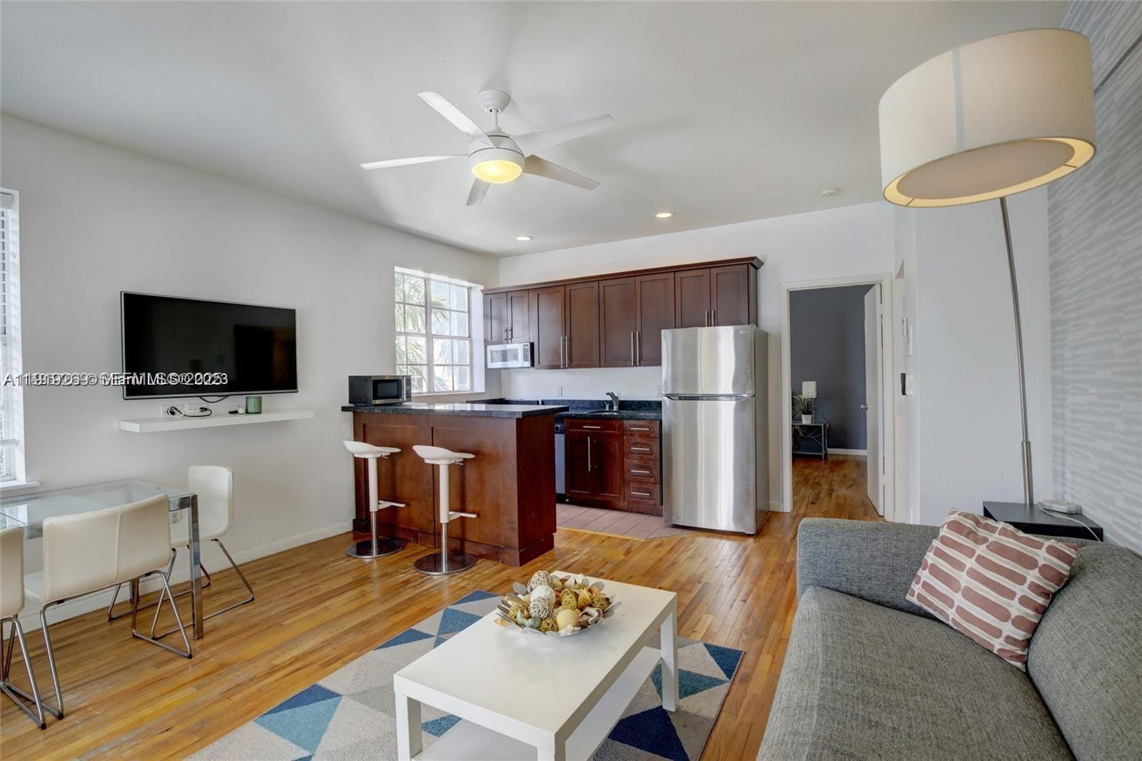 1127 Euclid Avenue 206 — photo 3