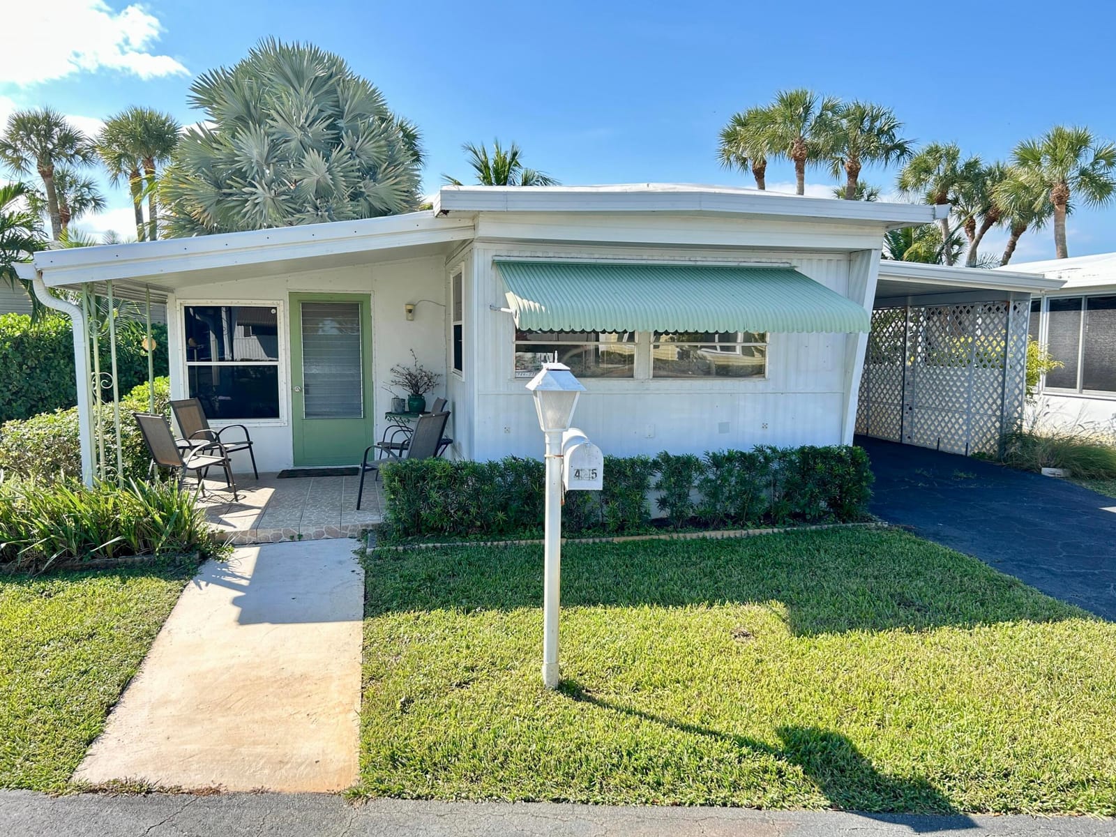 425 E Bougainvillea Drive — photo 1