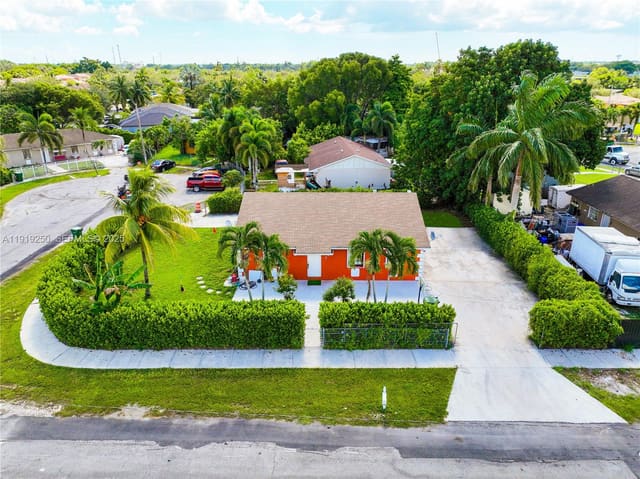 235 SW 16th Terrace, Homestead, FL 33030
